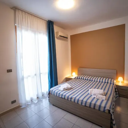 Giulia Holiday park 3*